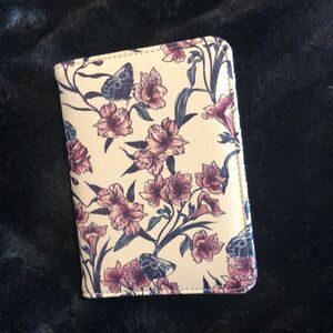 SOMA PASSPORT FOLD